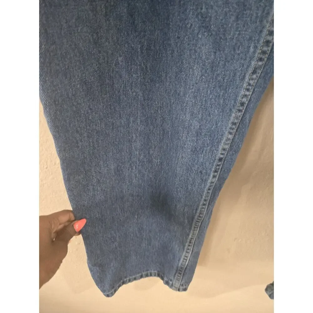 Vintage Levi's 550 Jeans Men's Relaxed straight leg Size 44x30 medium wash blue